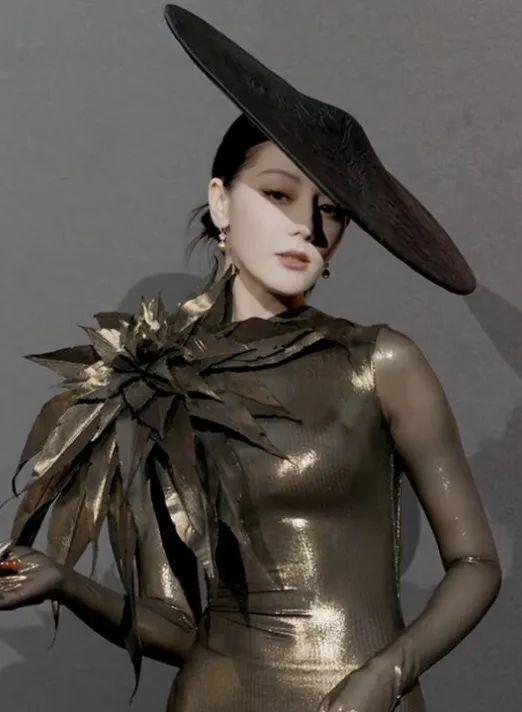 同门证券 W盛典女明星们红毯杀疯了 出山即出圈！