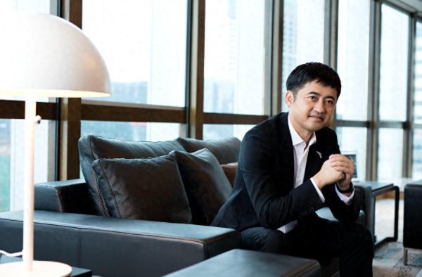 天天盈 始祖鸟烟花秀风波：安踏并购战略的双刃剑效应